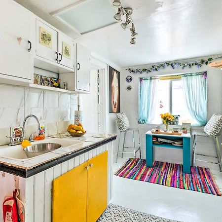 Oceanfront White Stone Cottage With Private Beach! Bagian luar foto