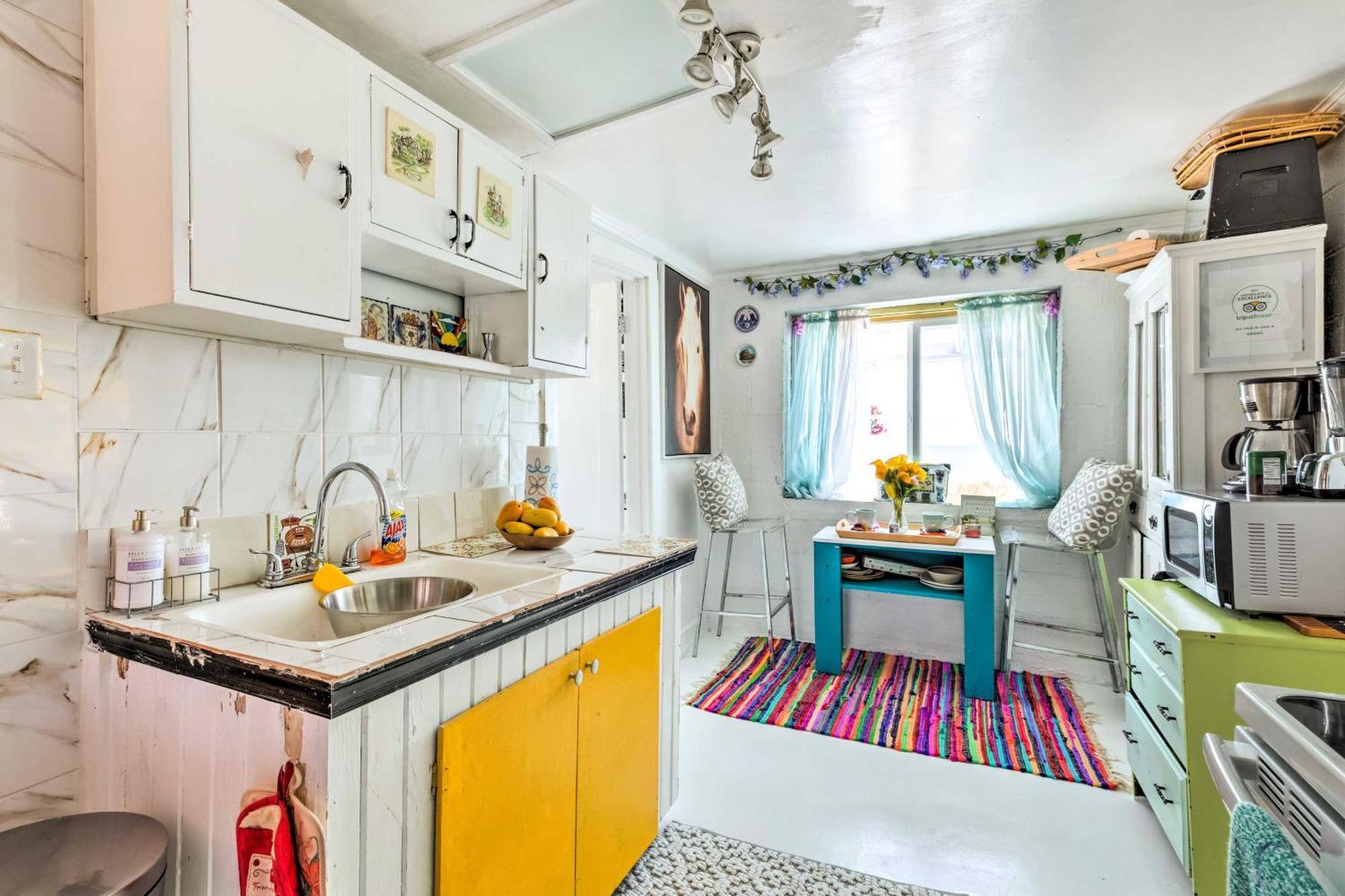 Oceanfront White Stone Cottage With Private Beach! Bagian luar foto