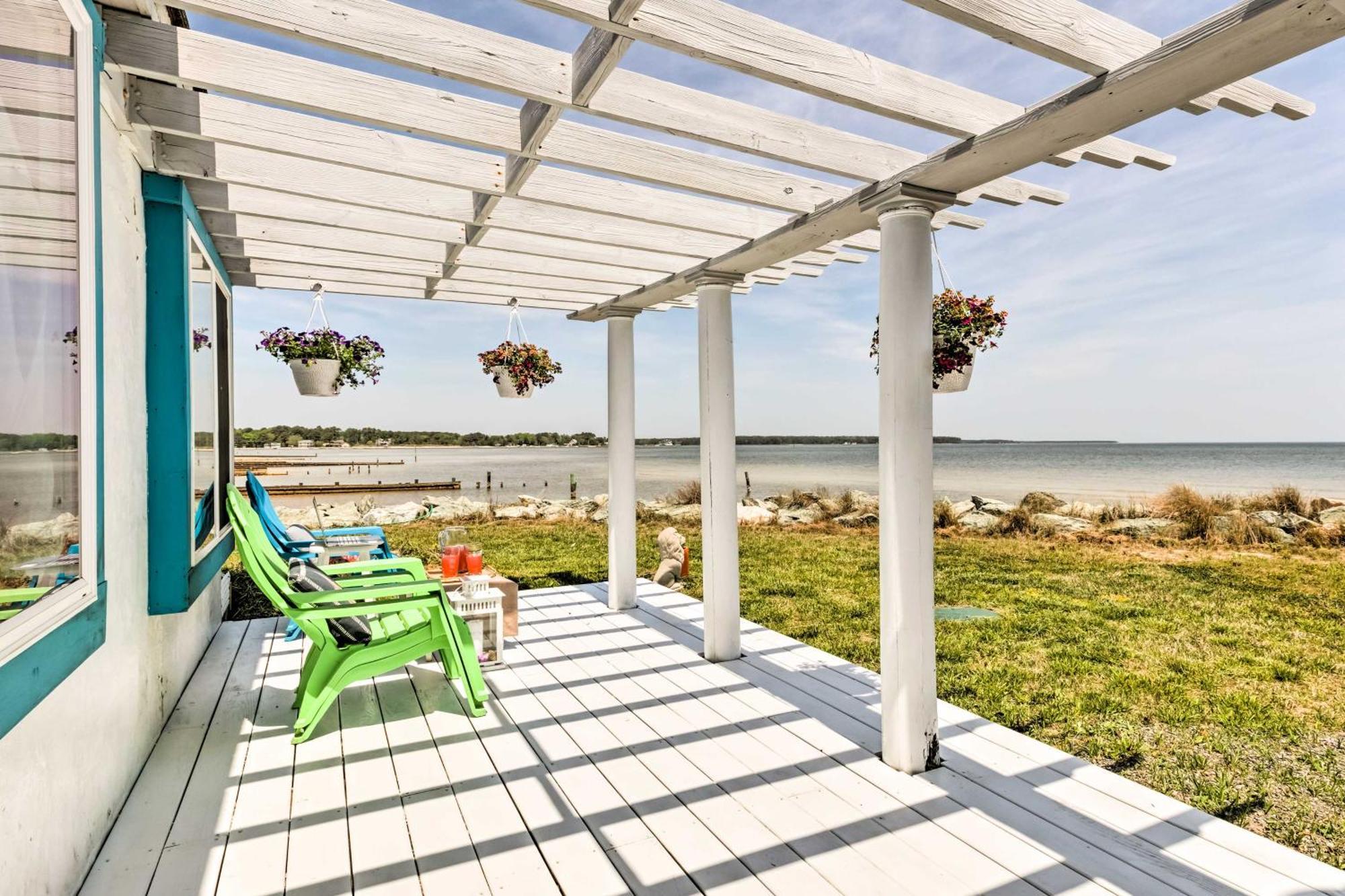 Oceanfront White Stone Cottage With Private Beach! Bagian luar foto