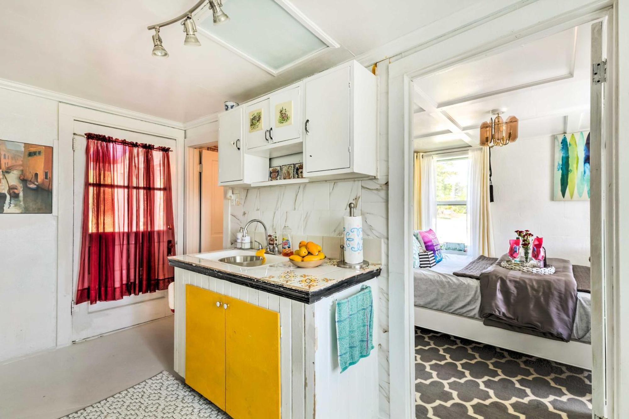 Oceanfront White Stone Cottage With Private Beach! Bagian luar foto