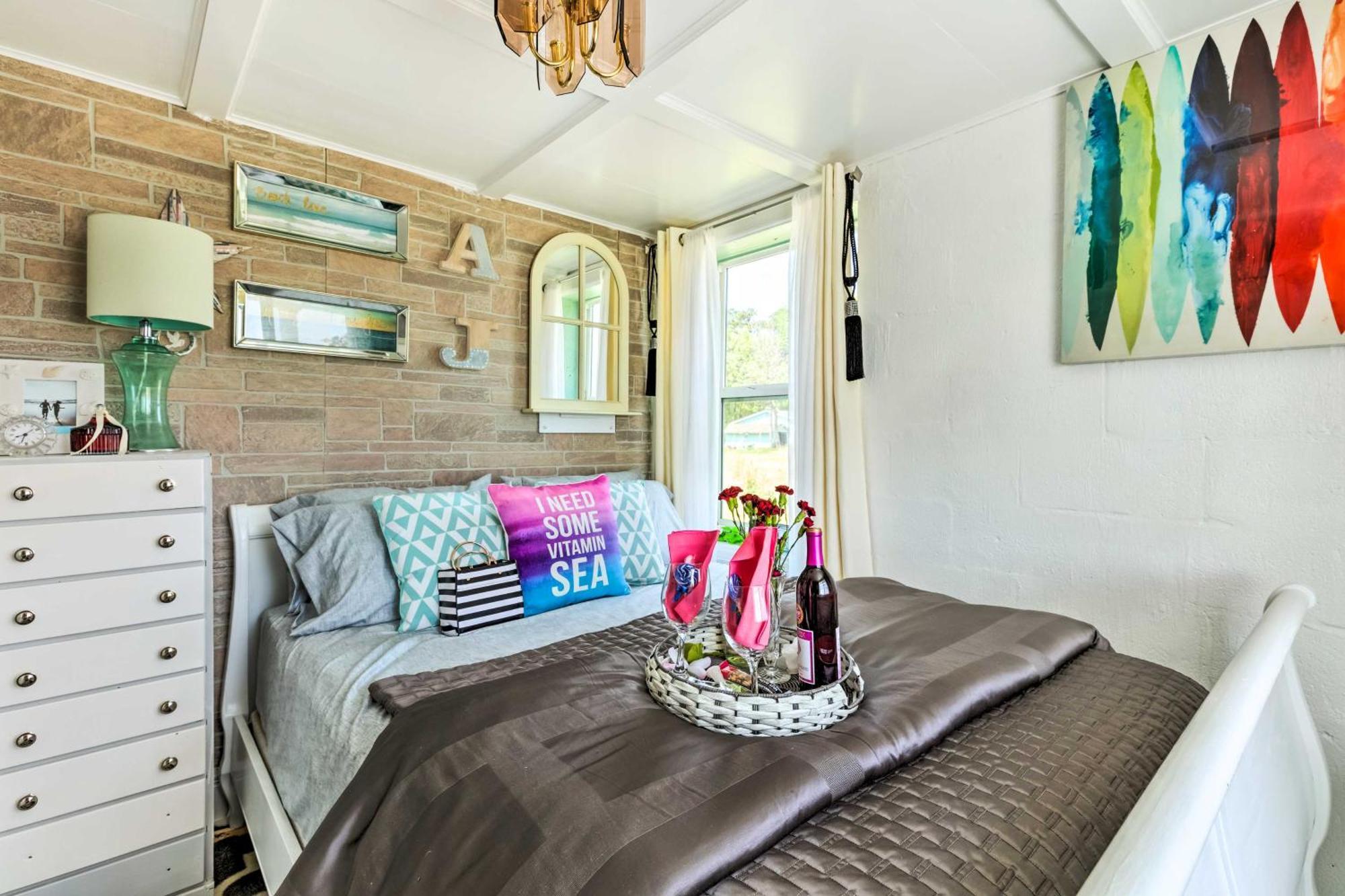 Oceanfront White Stone Cottage With Private Beach! Bagian luar foto